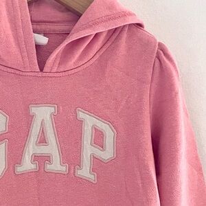 3/$21💥Like New Soft! Pink Hoodie Sweatshirt, Woven Gap Logo, Kangaroo Pocket